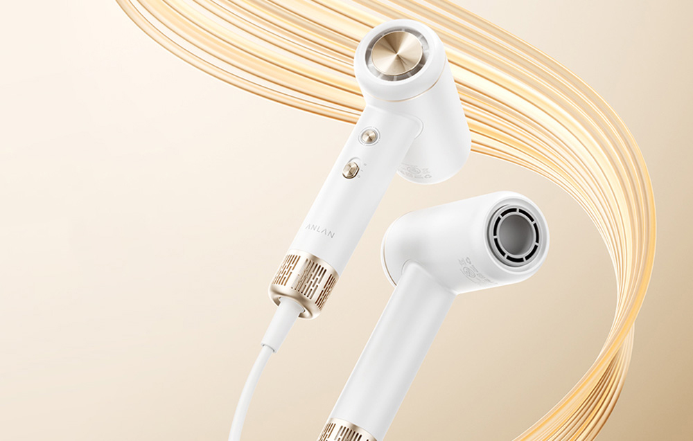 Deux sèche-cheveux blancs sur un fond clair avec des lignes décoratives