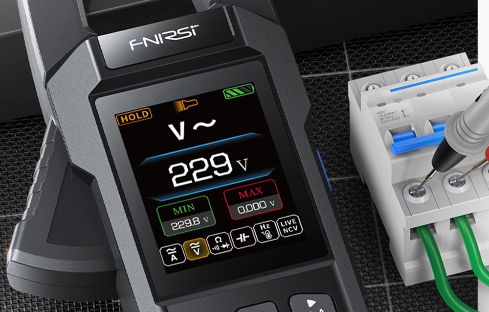 Multimètre numérique à pince avec écran.