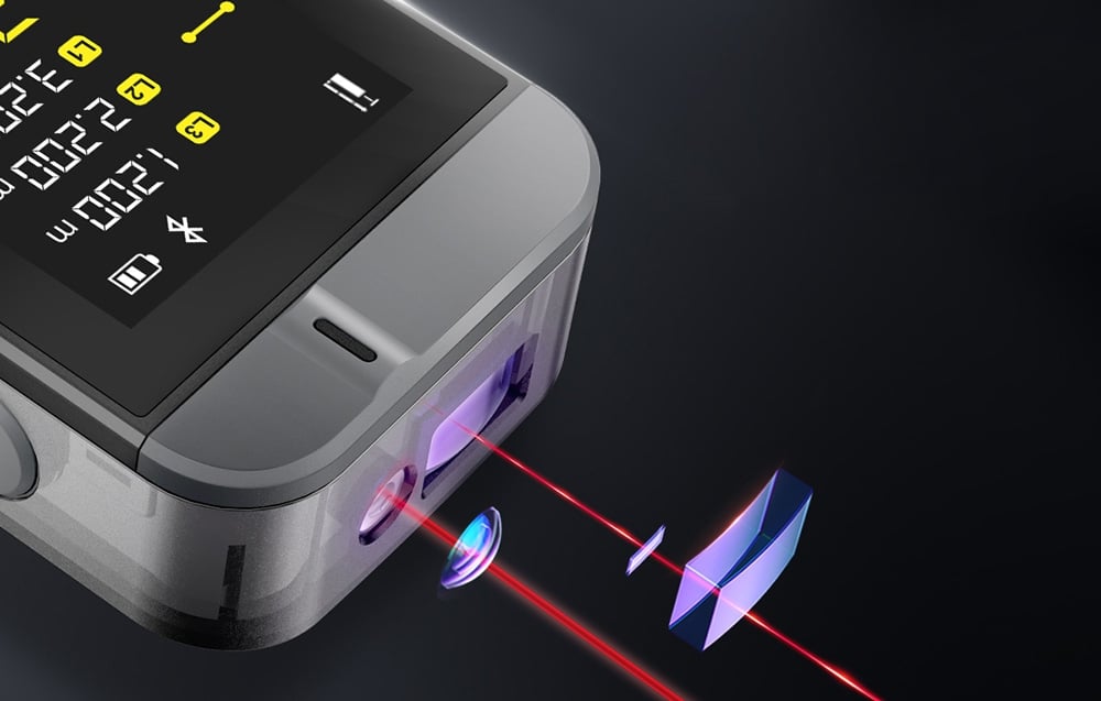 Zoom sur le capteur de gravité du télémètre laser FNIRSI IR40