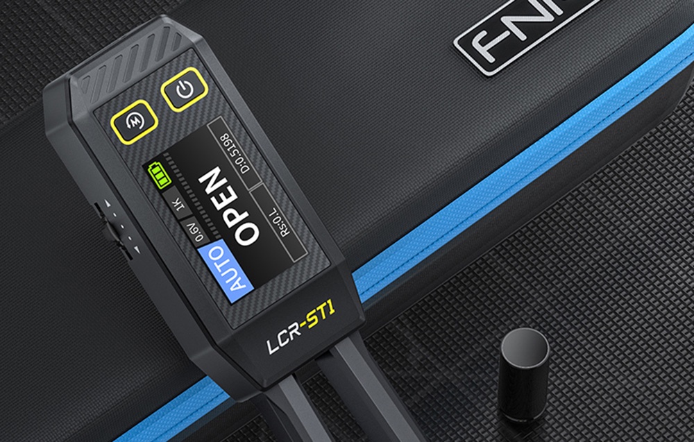 Testeur FNIRSI LCR-ST1 en utilisation