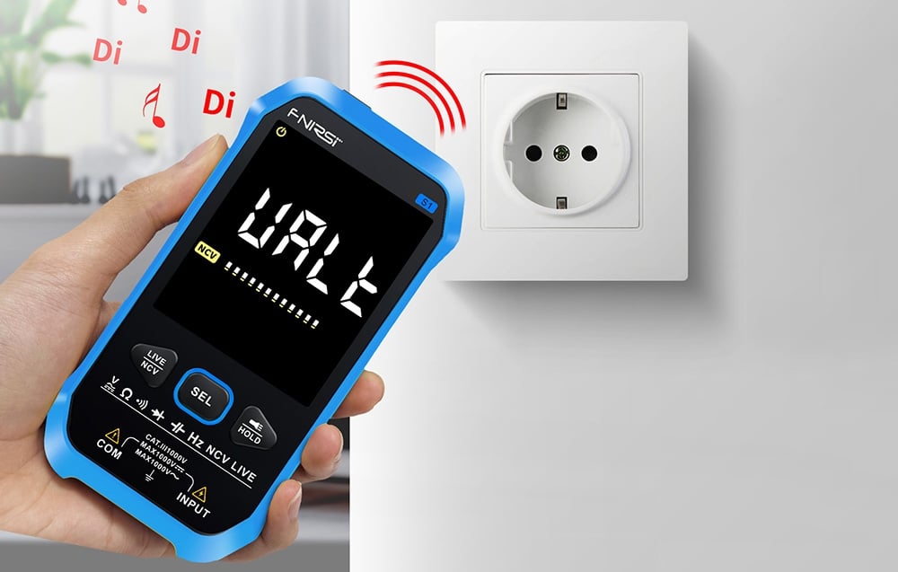 Multimètre FNIRSI S1 recevant un signal