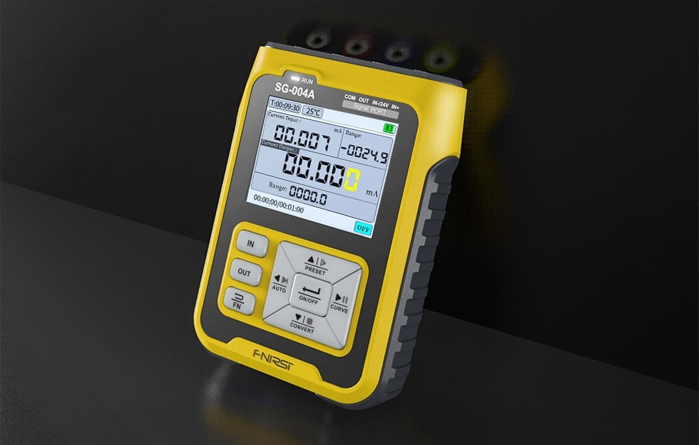 Générateur de signaux FNIRSI SG-004A légèrement incliné vers l'arrière