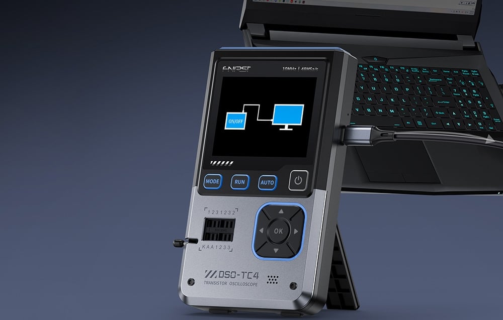 Oscilloscope connecté à un ordinateur portable.