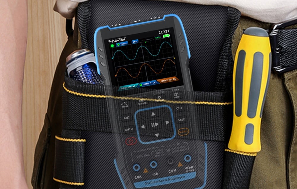 Oscilloscope FNIRSI 2C23T rangé dans une trousse à outils