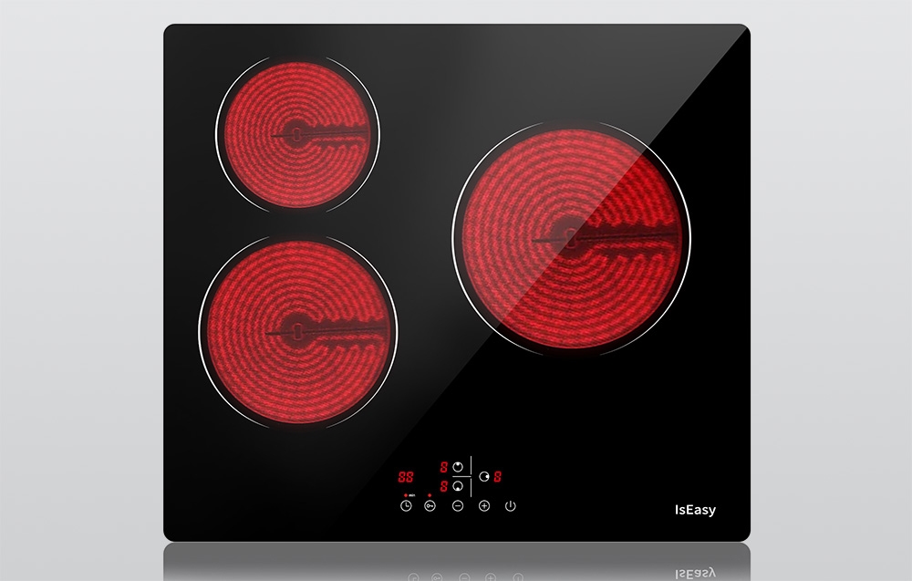 Plaque en céramique IsEasy avec trois brûleurs rouges et panneau de contrôle sur surface réfléchissante