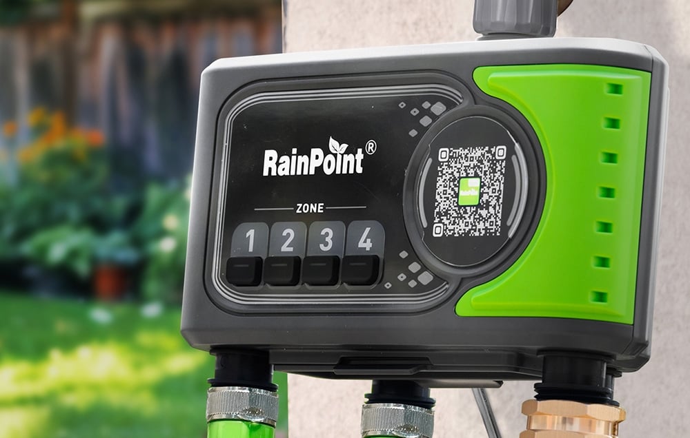 Gros plan du contrôleur d'irrigation RainPoint.